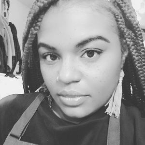 Meet your Posher, Olivia